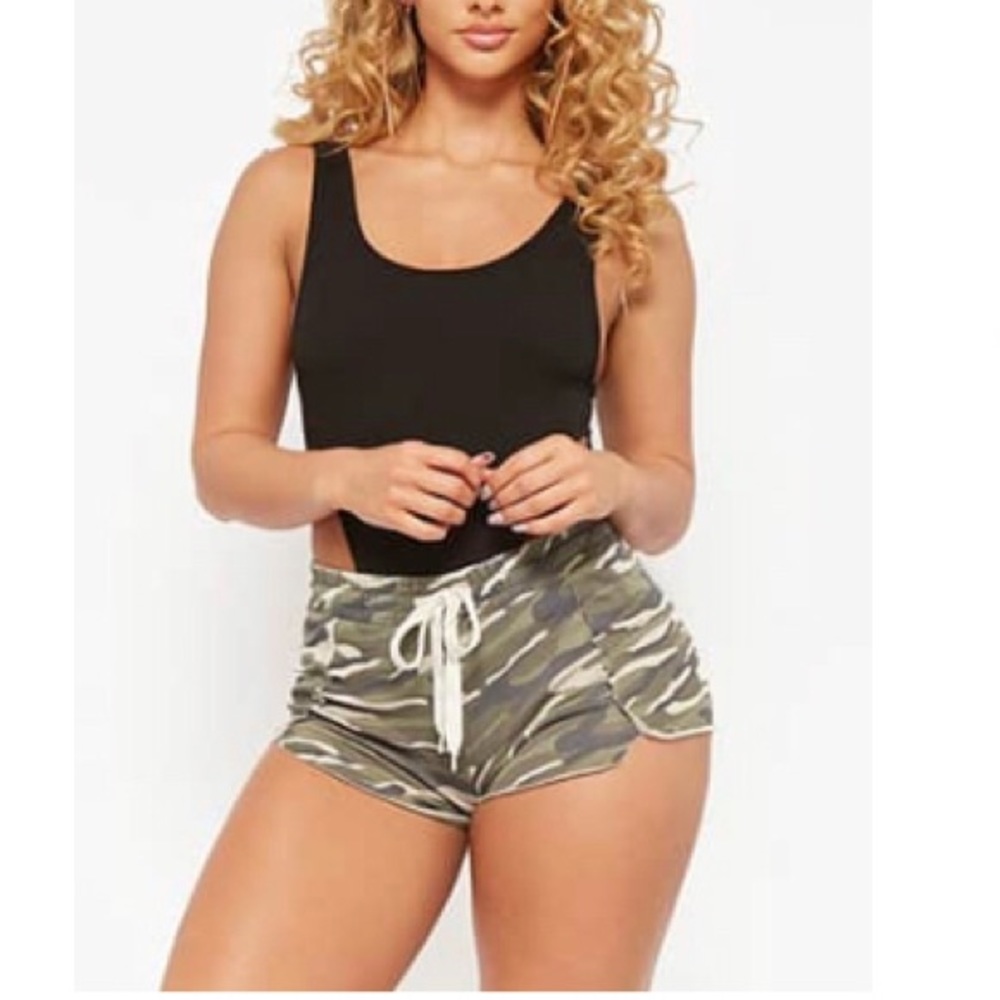 *NWT* Camo Print Knit Shorts (S)